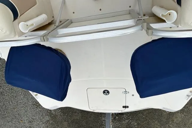 Slide: The Image of Top view of a 2007 SouthWind 229 Deck Boat with blue seat covers. - 6