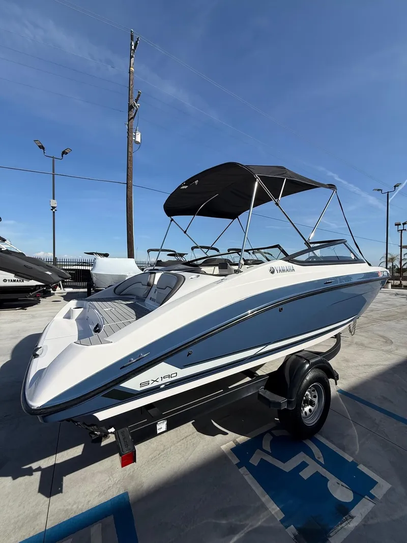 Slide: The Image of Yamaha SX190 2020 - 4