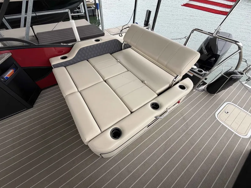 Slide: The Image of Barletta L25UE 2020 - 17