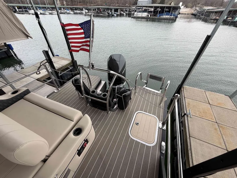 Slide: The Image of Barletta L25UE 2020 - 18