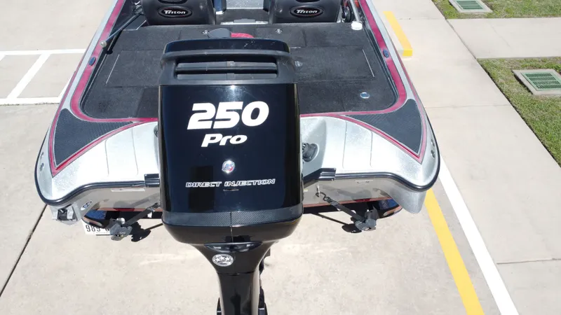 Slide: The Image of Triton 20 TrX Patriot 2018 - 21