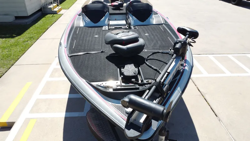 Slide: The Image of Triton 20 TrX Patriot 2018 - 17