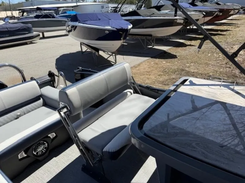 Slide: The Image of Avalon Catalina Entertainer 2025 - 15