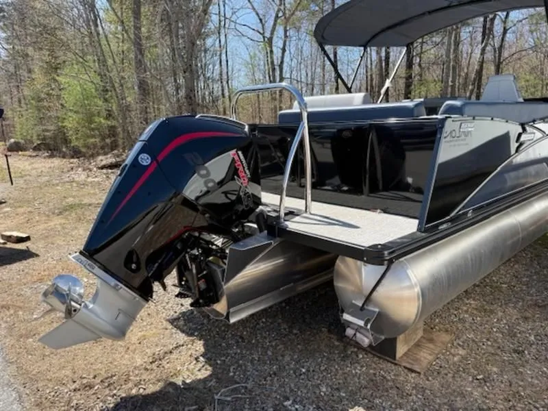 Slide: The Image of Avalon Catalina Entertainer 2025 - 4