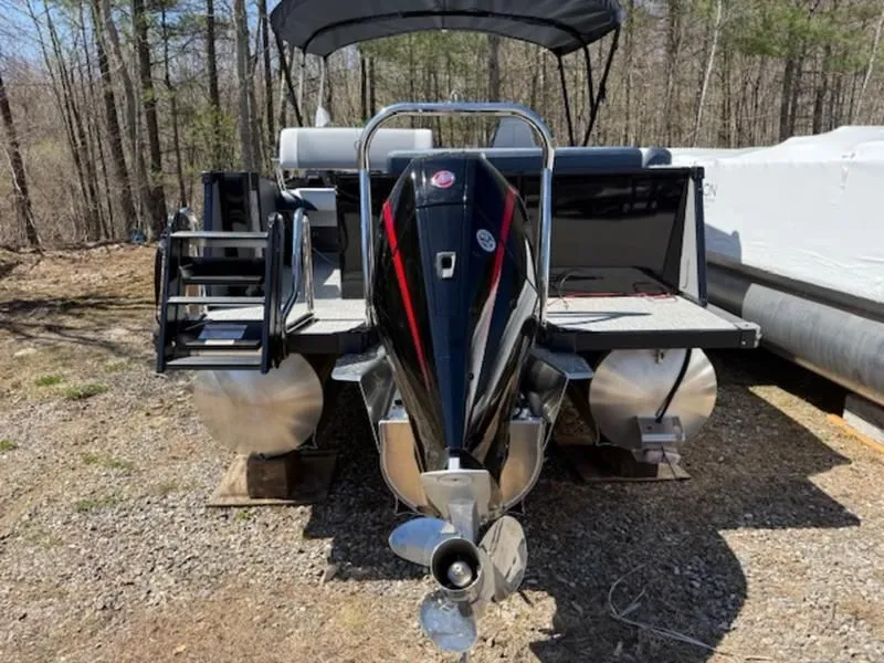 Slide: The Image of Avalon Catalina Entertainer 2025 - 5