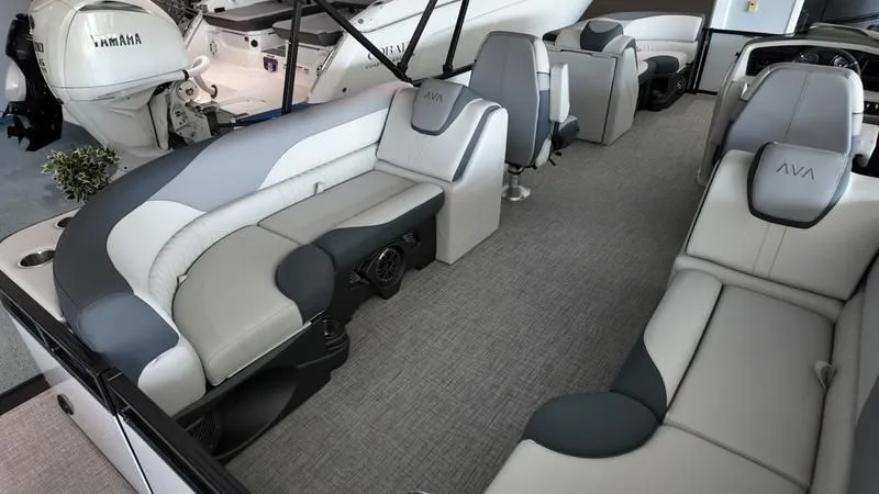 Slide: The Image of Interior of 2025 Avalon LSZ with luxurious seating. - 28