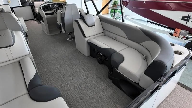 Slide: The Image of Interior of 2025 Avalon LSZ with luxurious seating. - 29