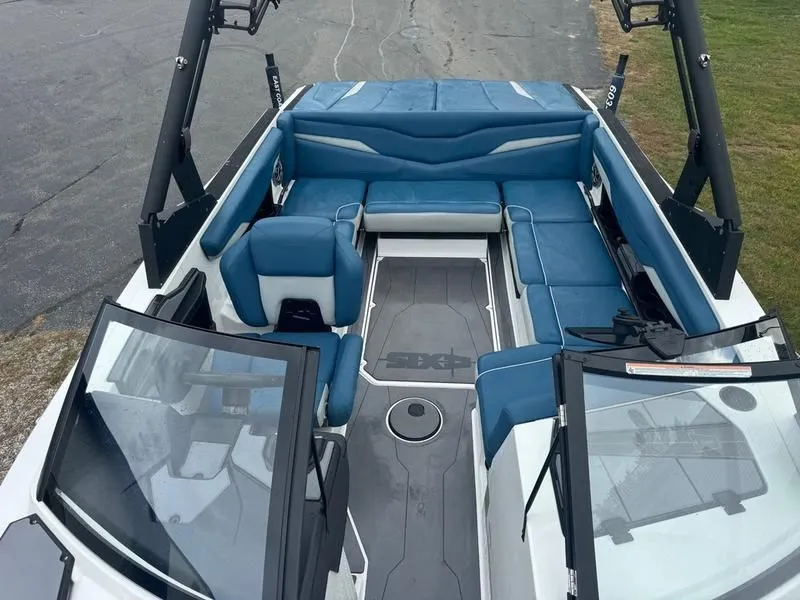 Slide: The Image of Axis T220 2022 - 17