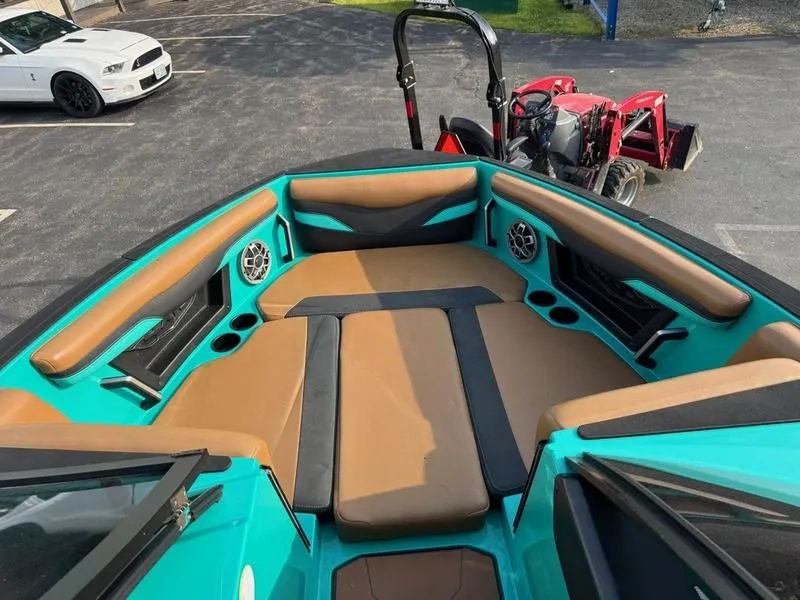 Slide: The Image of Axis T250 2022 - 18