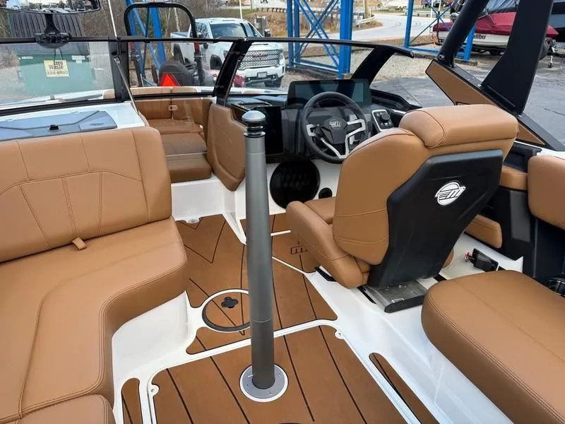 Slide: The Image of Malibu Wakesetter 20 VTX 2026 - 11