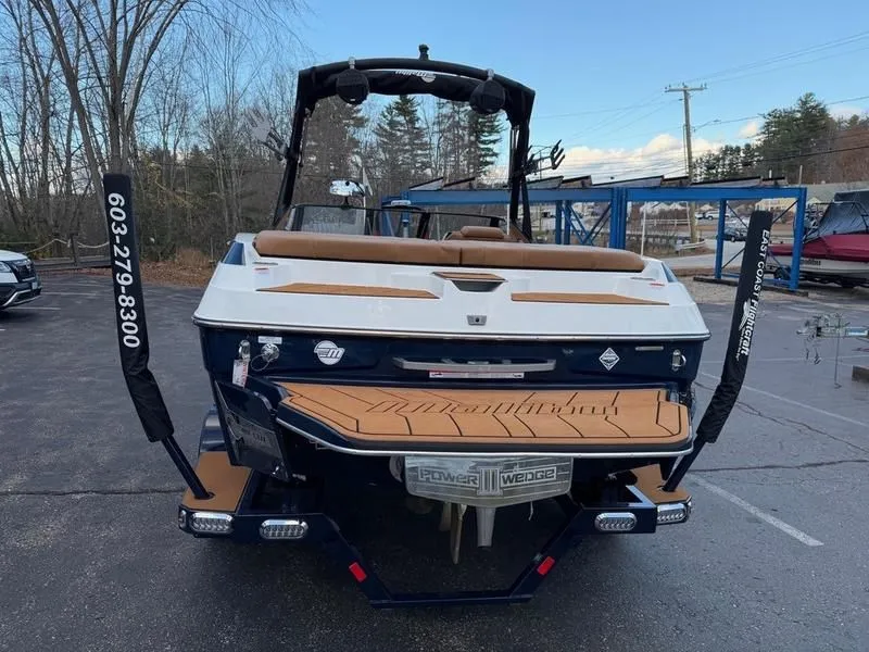 Slide: The Image of Malibu Wakesetter 20 VTX 2026 - 4