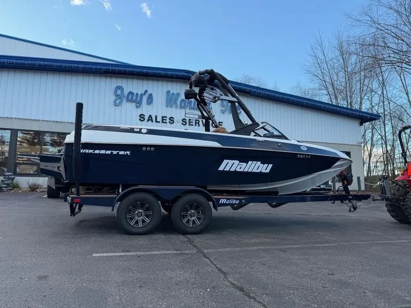 Slide: The Image of Malibu Wakesetter 20 VTX 2026 - 5