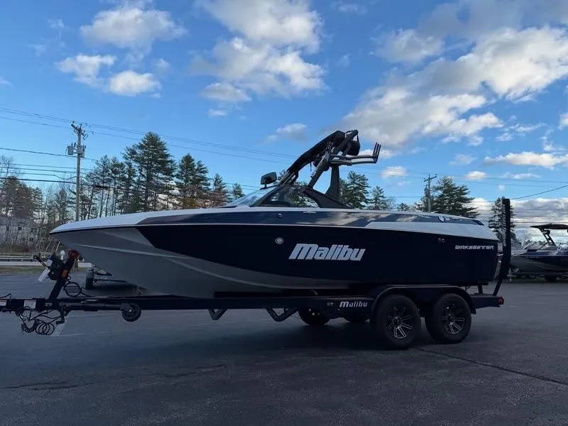 Slide: The Image of Malibu Wakesetter 20 VTX 2026 - 6