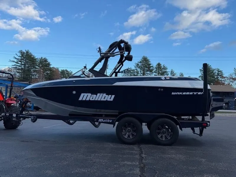 Slide: The Image of Malibu Wakesetter 20 VTX 2026 - 7