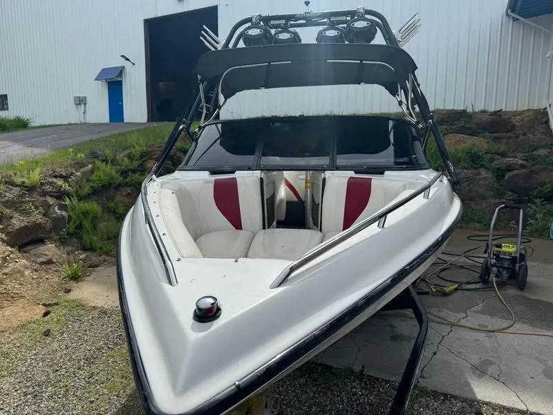 Slide: The Image of Malibu 21 Wakesetter 2004 - 14