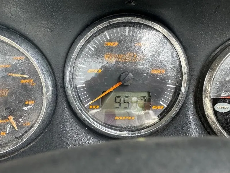 Slide: The Image of Malibu 21 Wakesetter 2004 - 15