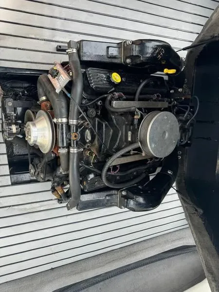 Slide: The Image of Malibu 21 Wakesetter 2004 - 18