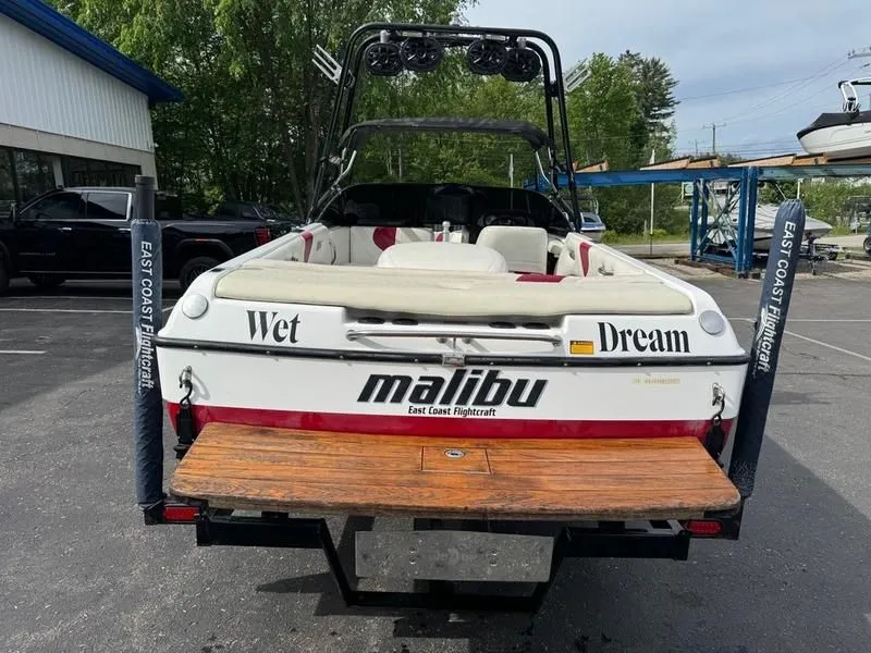 Slide: The Image of Malibu 21 Wakesetter 2004 - 5