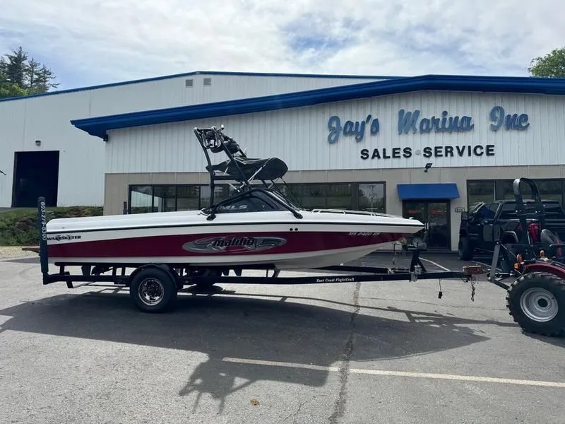 Slide: The Image of Malibu 21 Wakesetter 2004 - 8