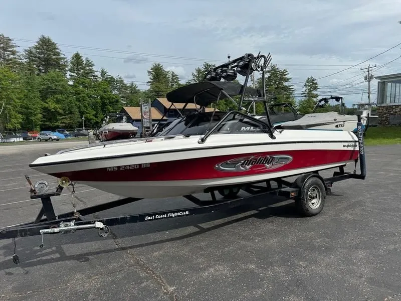 Slide: The Image of Malibu 21 Wakesetter 2004 - 9