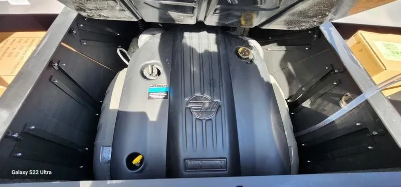 Slide: The Image of Malibu Wakesetter 22 MXZ 2025 - 14