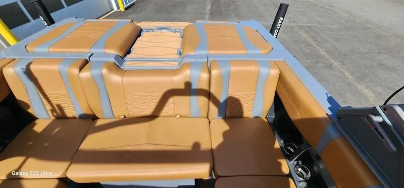 Slide: The Image of Malibu Wakesetter 22 MXZ 2025 - 16