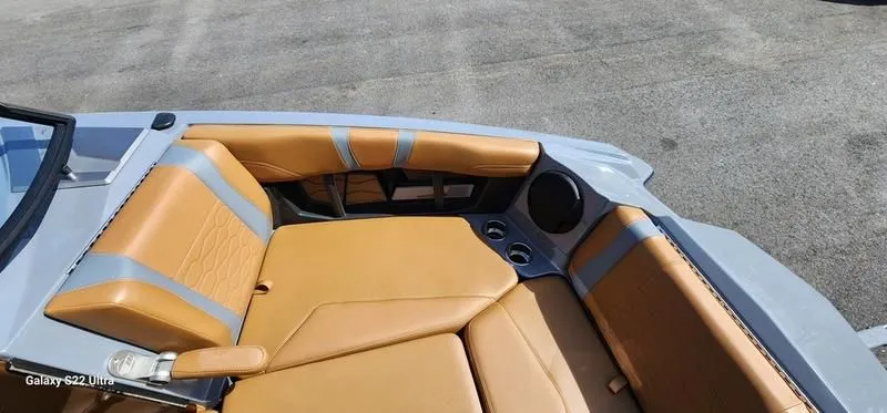 Slide: The Image of Malibu Wakesetter 22 MXZ 2025 - 18