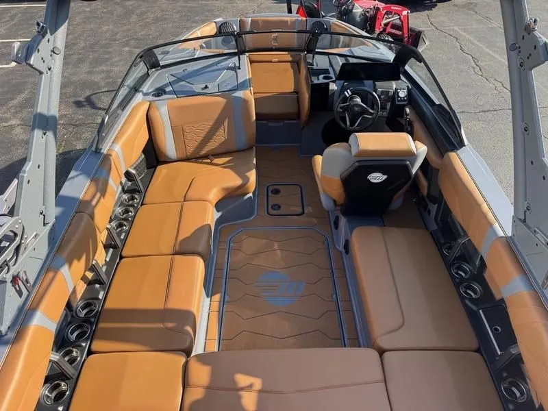 Slide: The Image of Malibu Wakesetter 22 MXZ 2025 - 19