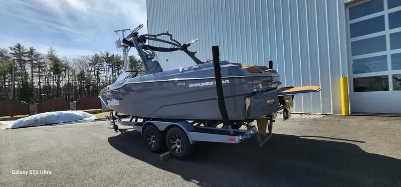 Slide: The Image of Malibu Wakesetter 22 MXZ 2025 - 5