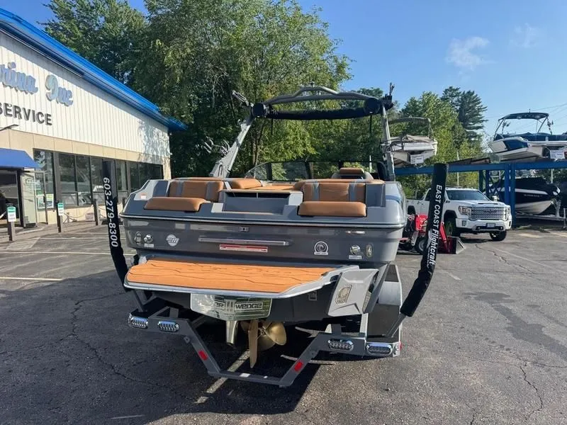 Slide: The Image of Malibu Wakesetter 22 MXZ 2025 - 6