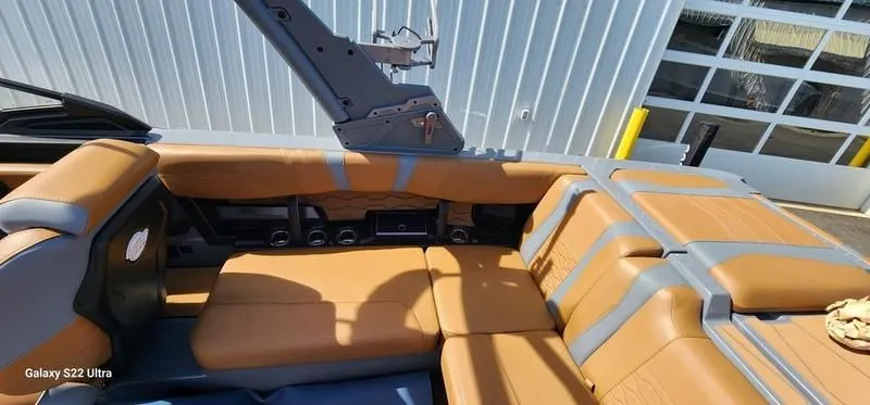 Slide: The Image of Malibu Wakesetter 22 MXZ 2025 - 8