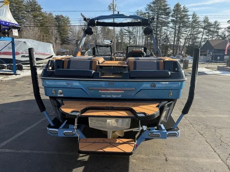 Slide: The Image of Malibu Wakesetter 23 LSV 2026 - 10