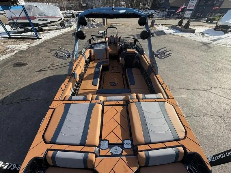 Slide: The Image of Malibu Wakesetter 23 LSV 2026 - 15