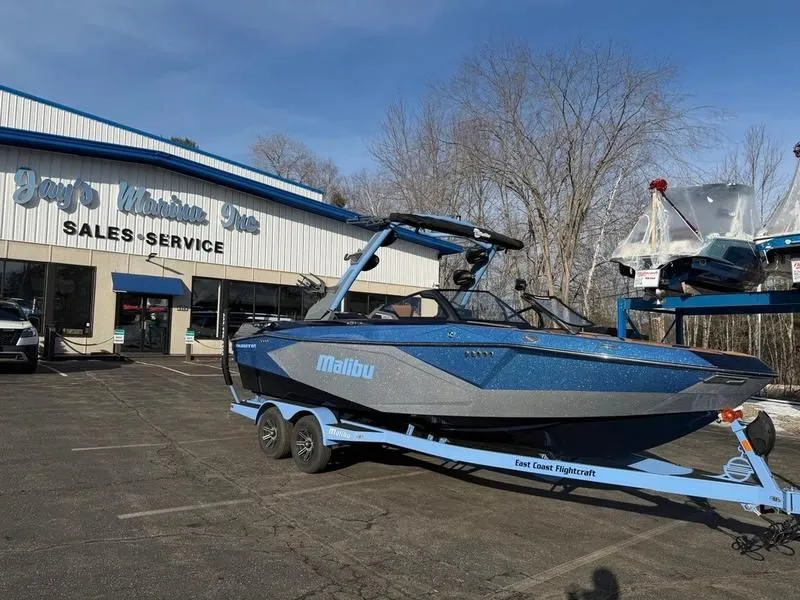 Slide: The Image of Malibu Wakesetter 23 LSV 2026 - 4