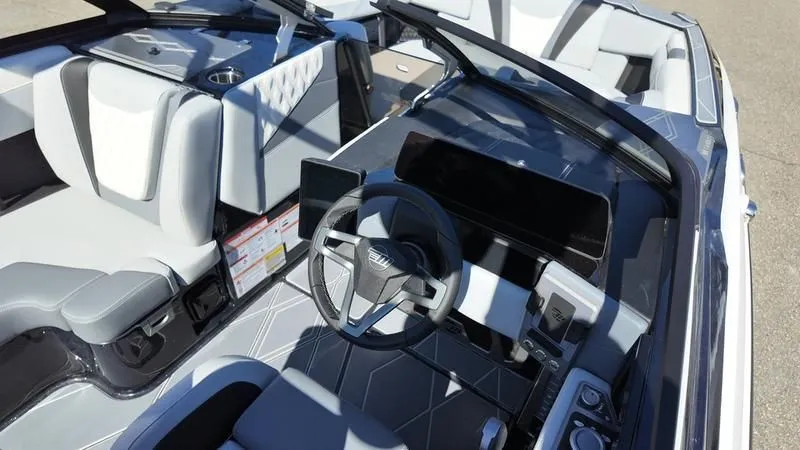 Slide: The Image of Malibu M230 2025 - 16