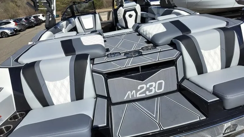 Slide: The Image of Malibu M230 2025 - 18