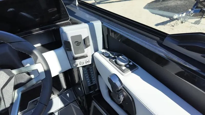 Slide: The Image of Malibu M230 2025 - 26