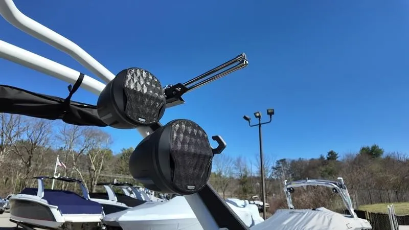 Slide: The Image of Malibu M230 2025 - 29