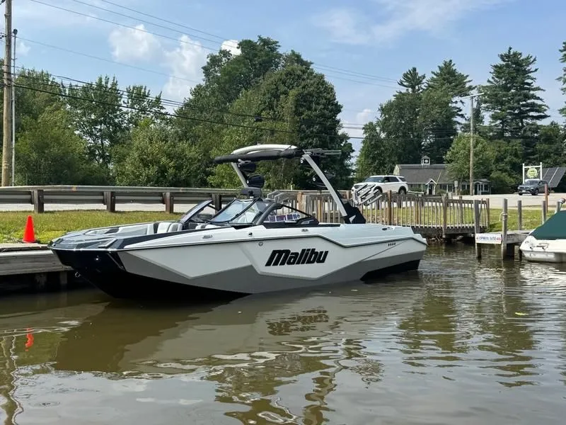 Slide: The Image of Malibu M230 2025 - 3