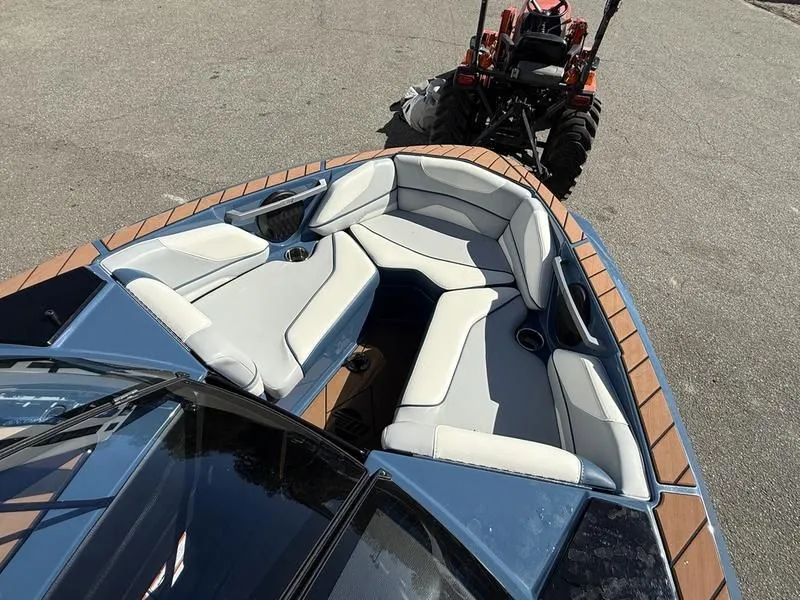 Slide: The Image of Malibu TXi 2024 - 13