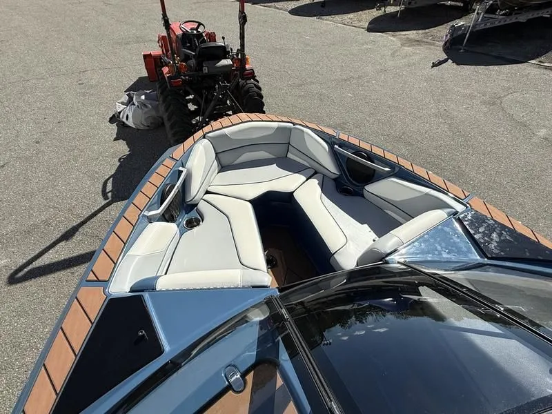 Slide: The Image of Malibu TXi 2024 - 14