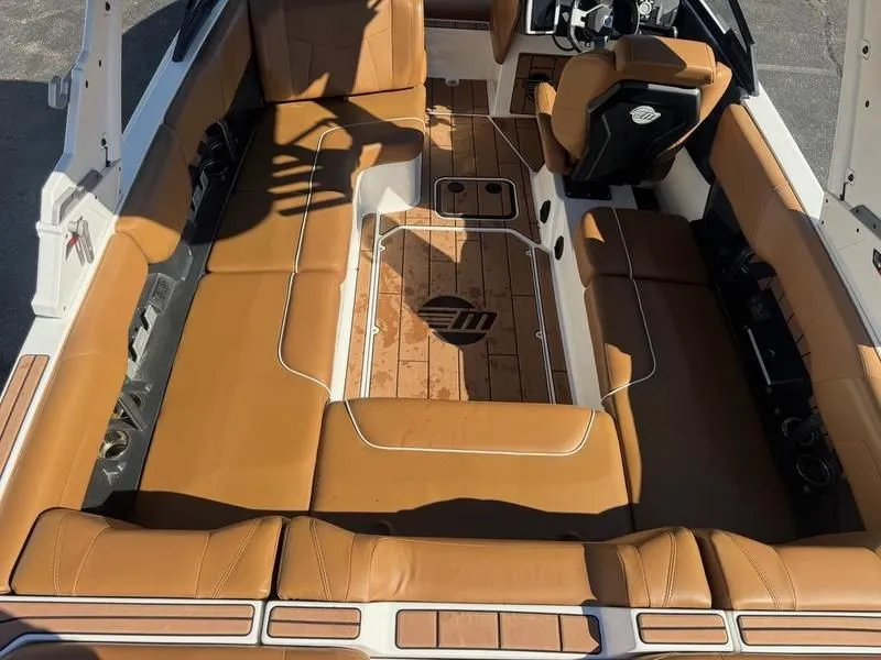 Slide: The Image of Malibu Wakesetter 23 MXZ 2022 - 20