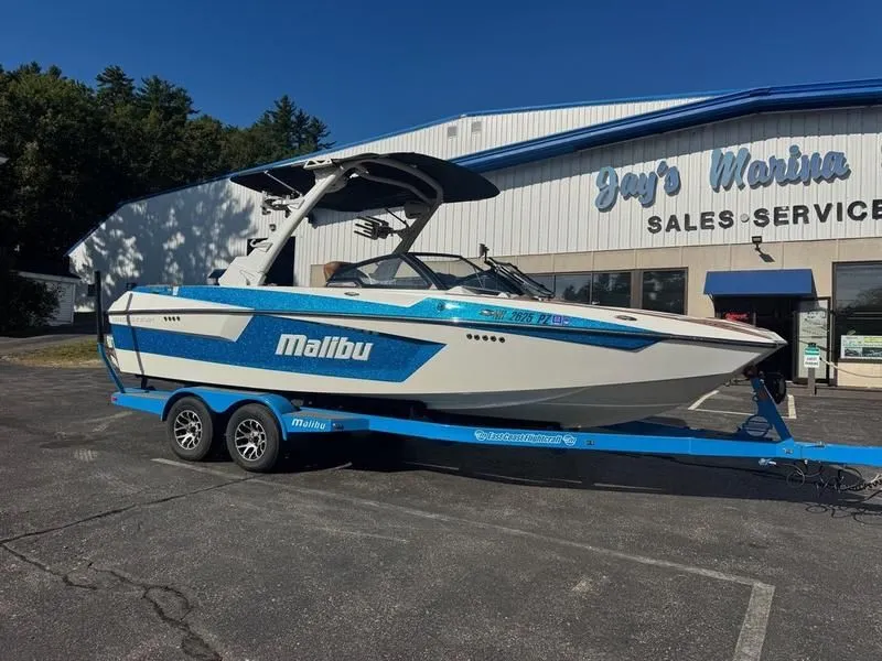 Slide: The Image of Malibu Wakesetter 23 MXZ 2022 - 5