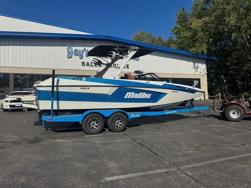 Slide: The Image of Malibu Wakesetter 23 MXZ 2022 - 7
