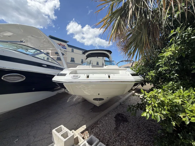 Slide: The Image of Crownline Boats Eclipse E26 XS 2019 - 10
