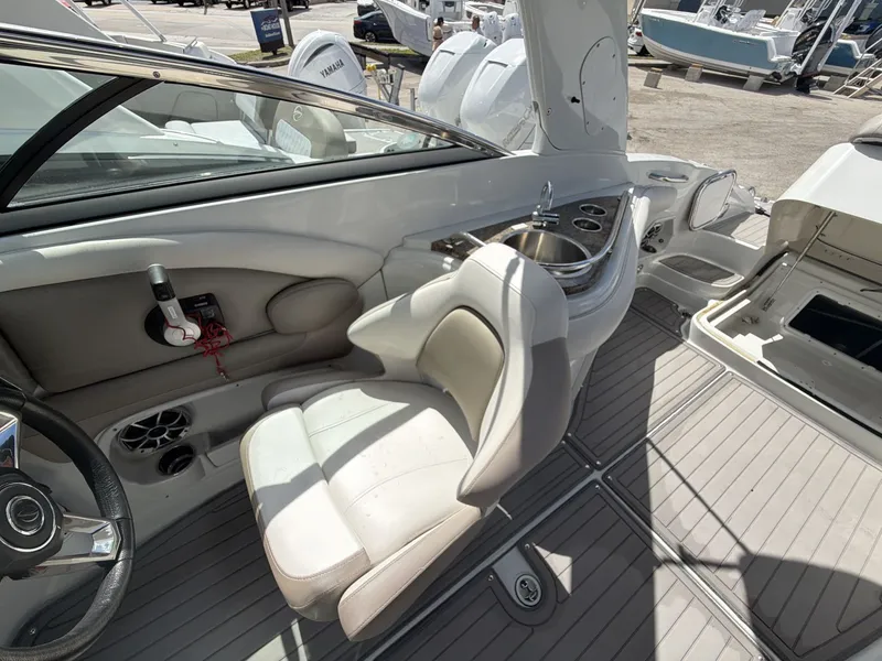Slide: The Image of Crownline Boats Eclipse E26 XS 2019 - 11