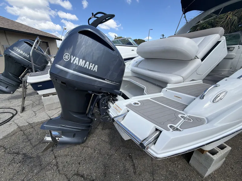 Slide: The Image of Crownline Boats Eclipse E26 XS 2019 - 16