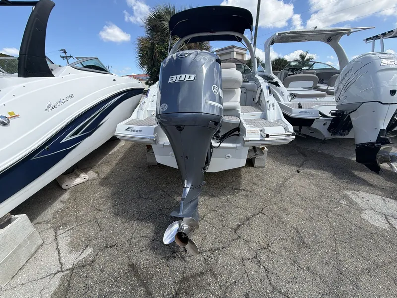 Slide: The Image of Crownline Boats Eclipse E26 XS 2019 - 17