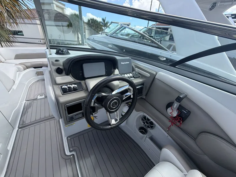 Slide: The Image of Crownline Boats Eclipse E26 XS 2019 - 20
