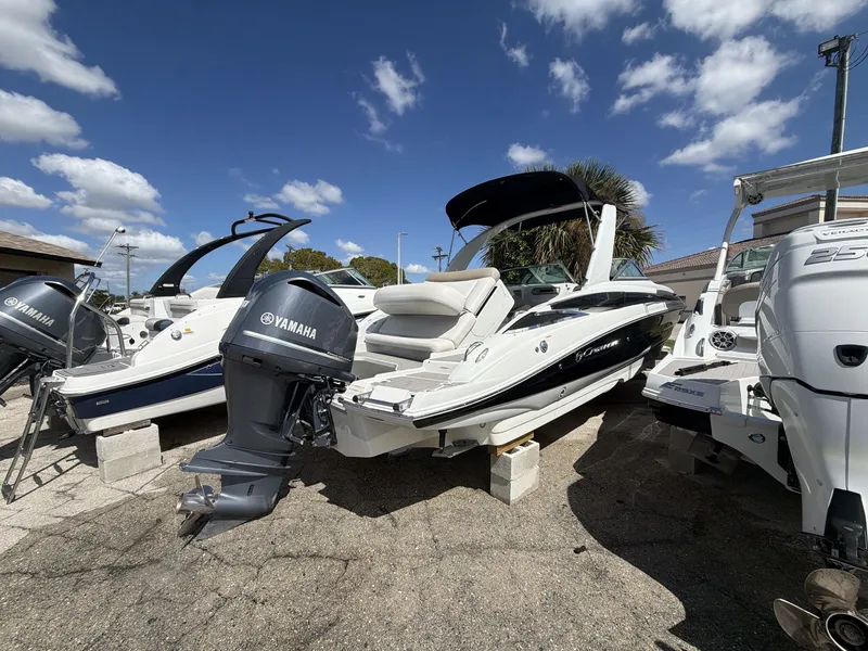 Slide: The Image of Crownline Boats Eclipse E26 XS 2019 - 7